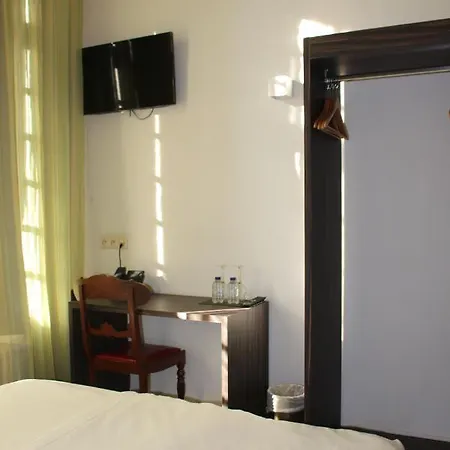 Amaryllis Hotel 3*